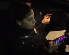 "Полицейский в смартфоне". Фото: скриншот YouTube-видео.