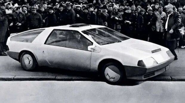 Радянський автомобіль "Лаура"