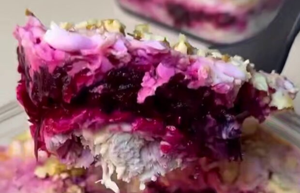 Салат з буряком, кадр з відео