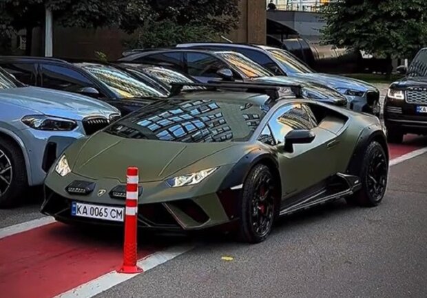 Lamborghini Huracan Sterrato, кадр з відео