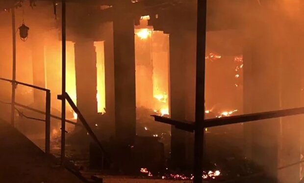 Исторический пожар в России: склад известнейшего интернет-магазина выгорел полностью, есть жертвы