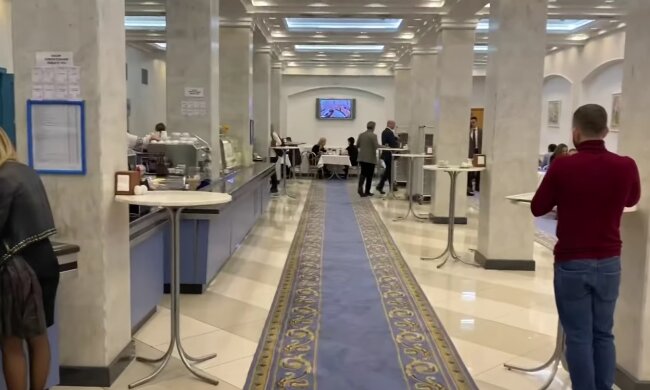 В столовой Рады показали новое меню и резко взвинтили цены