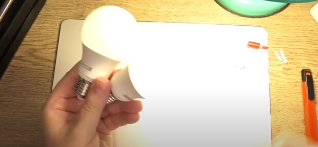 Лампочки: скрин с видео
