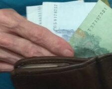 Доплати в 150 грн. Українкам пообіцяли "підкинути" грошей. Кому і за що