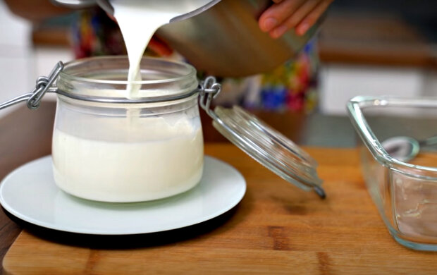Домашній йогурт. Фото: скріншот YouTube-відео.