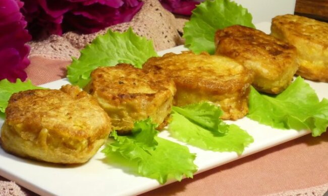 Готовим картофельные пирожки с сыром и шинкой на вафельных коржах. Рецепт