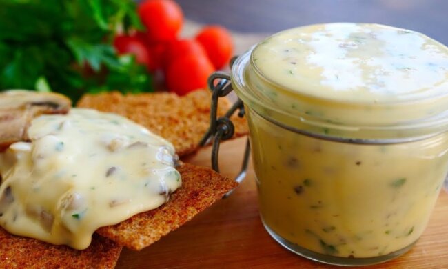 Домашний плавленый сыр, фото: youtube.com