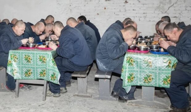 Деякі з них навіть не їли вдома: чим годують російських військовополонених в Україні. Фото