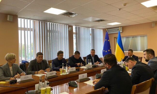 Екологія та бізнес: заступник міністра Ігор Зубович очолив круглий стіл про захист довкілля і контроль