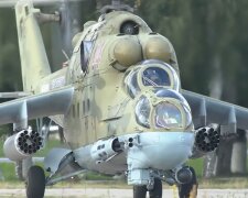 Їх кілька десятків: армія РФ підтягнула до кордонів України бойові вертольоти