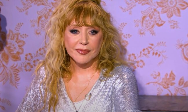 Впавшие щеки и перекошенная челюсть: Пугачева ошарашила своих поклонников свежими снимками