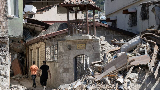 На сході Туреччини стався сильний землетрус., фото: youtube.com