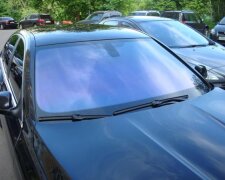 Что нужно сделать, чтобы тонированное стекло в автомобиле не начало облазить