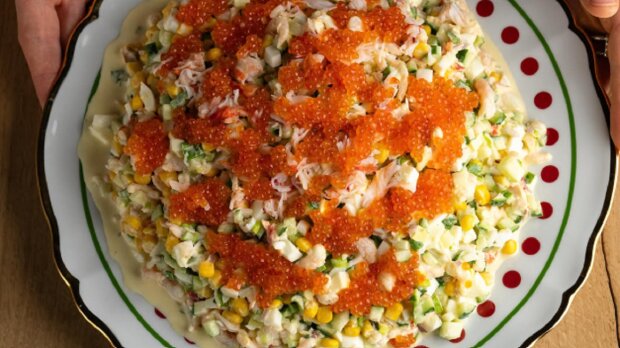 Який салат приготувати на Новий рік, щоб усі "ахнули": цей рецепт затьмарить "Олів'є", "Мімозу", "Шубу" та "Крабовий"