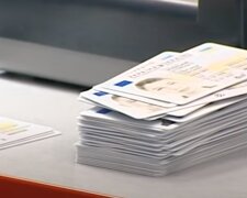 ID-паспорт Украины. Фото: youtube.com