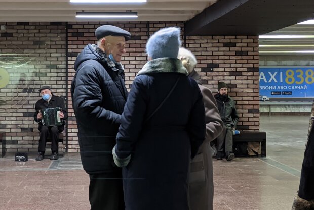 Власти признались, сколько на самом деле должны получать украинские пенсионеры