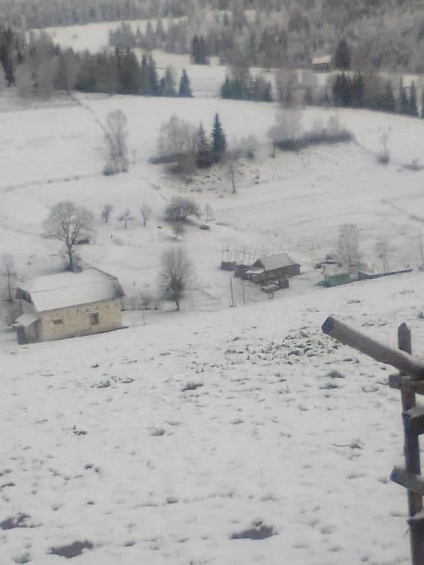 Сніг у травні. Фото: telegram-канал Інсайдер UA