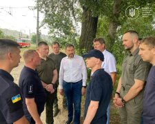 Екологічна катастрофа на Оболоні: ворожий удар по нафтобазі отруїв озеро Кирилівське