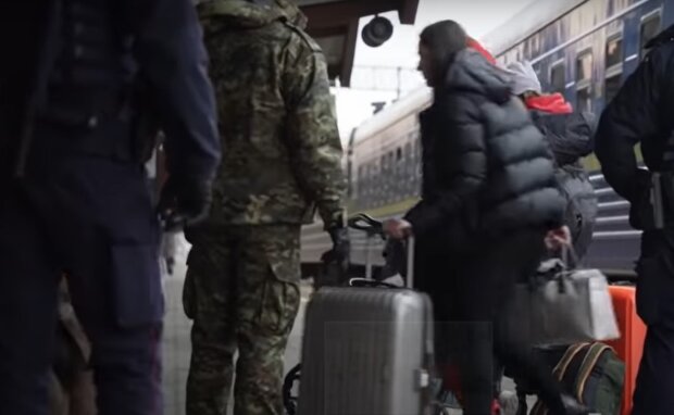 Лишат гражданства: как накажут украинских мужчин, выехавших из Украины