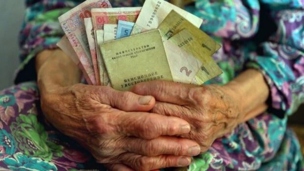 Важная новость о ноябрьских выплатах: в Пенсионном фонде срочно обратились к украинцам