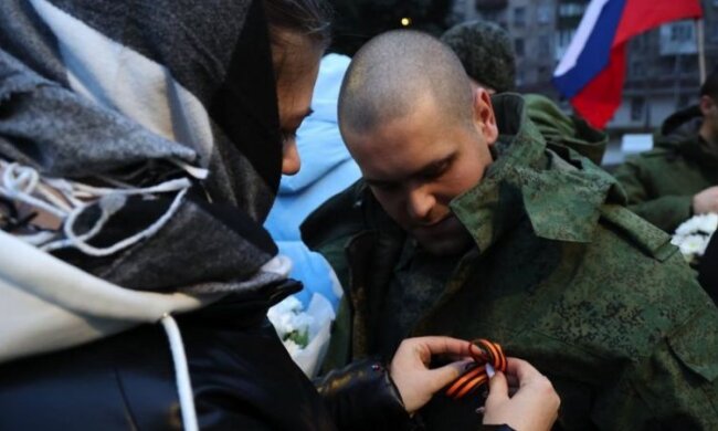 От і почалося: російські маршрутники не хочуть пускати до автобусів тих, хто воював в Україні. Фото