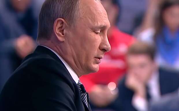 ЗМІ розповіли, як Путін застряг між двох світів