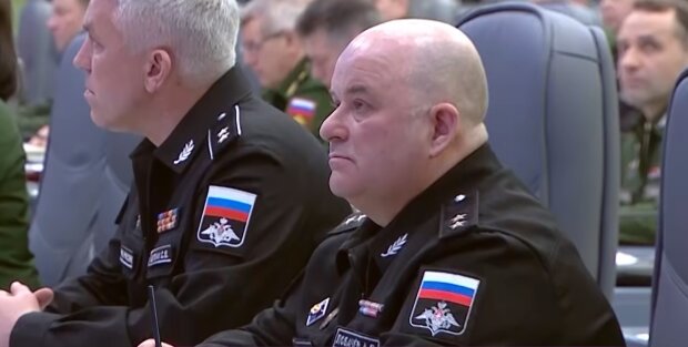 Щоб солдати розслаблялися: армію РФ почали постачати надувними офіцерами. Фото