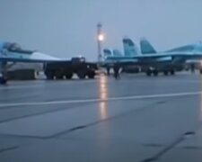 Военные самолеты: скрин с видео