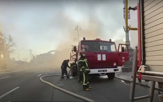 Пожарные. Фото: скриншот YouTube-видео