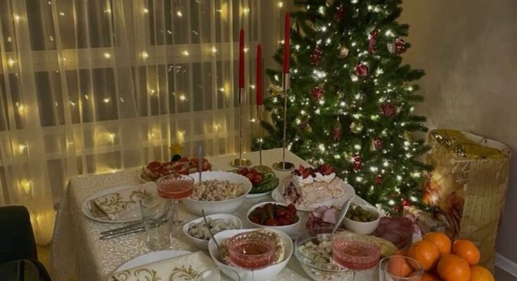 Новорічний стіл, зображення з вільних джерел