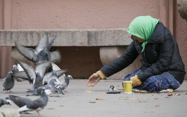 На украинскую пенсию не проживешь.