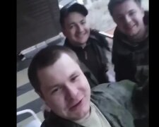 Слушали Цоя и катались на угнанных машинах: видео с телефона российских оккупантов