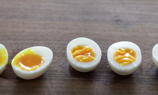 Куринные яйца. Фото: YouTube