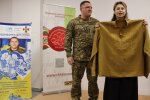 Бронею відтепер назвав сорочку Олександр Півненко: командувач НГУ отримав унікальний подарунок
