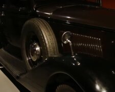В заброшенном сарае нашли редкое авто начала 20-го века: скрывался под огромным слоем пыли