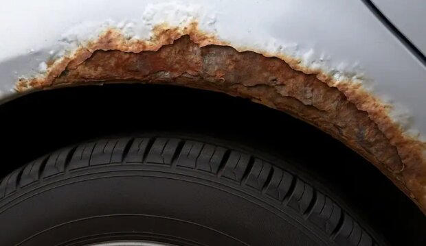 Ржавчина на автомобиле, кадр с видео