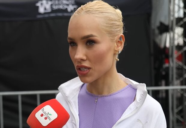 Даша Квіткова, кадр з інтерв'ю