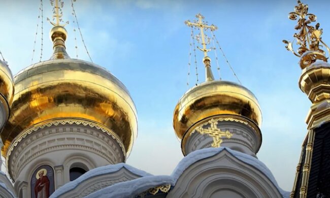 Поминальний календар на 2022 рік. Коли потрібно молитися за померлих