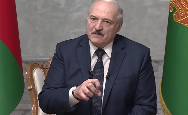 Передача власти сыну: Лукашенко сделал президентом старшего наследника