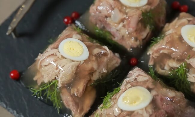 Рецепт настоящего прозрачного холодца по-одесски. Фото: YouTube