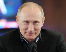 Испортил воздух и выскочил: Путин отличился мерзкой выходкой в транспорте (фото)