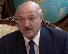 Повстання проти Лукашенка: у під'їздах вже розклеюють оголошення. Фото