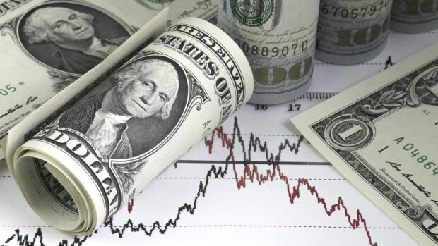 Яким буде курс долара та євро після Нового року: експерт розповів, до чого готуватись