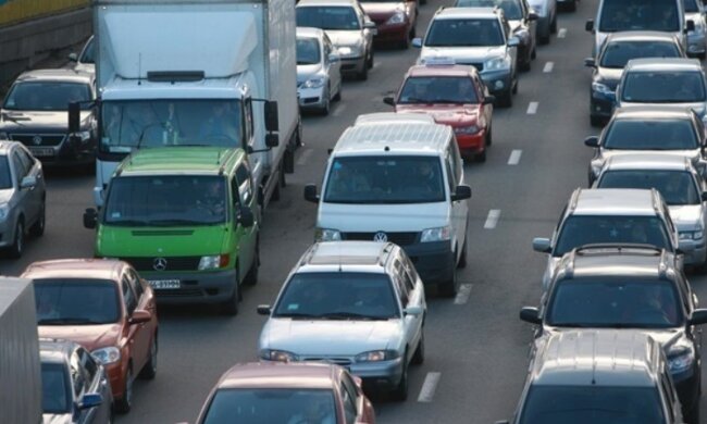 На украинских дорогах начинают устанавливать "берлинские подушки": как они работают и что нужно знать