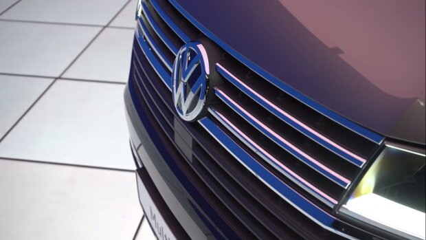 Офис на колесах: Volkswagen показал новое поколение Multivan Т7