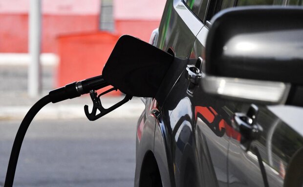 Готовьтесь к новым ценам: автомобилистам рассказали, на сколько подорожает бензин