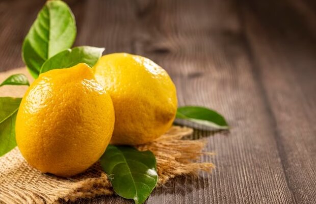 Результат вас точно удивит: для чего лимон сразу после покупки нужно протереть подсолнечным маслом