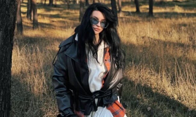 Красива дівчина, фото: hyser.com.ua