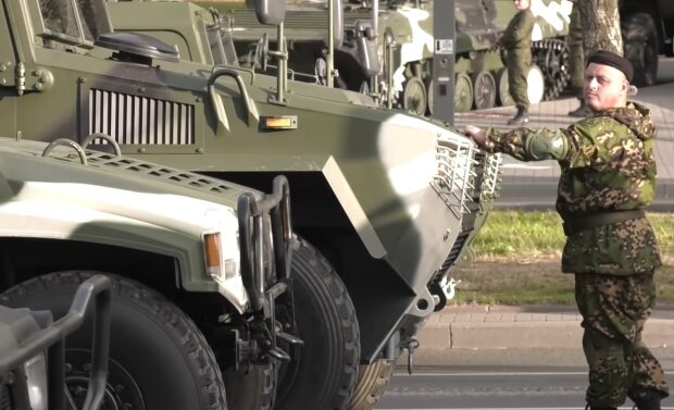 Плохой знак: армия Беларуси выдвинула технику к Украине и Литвы