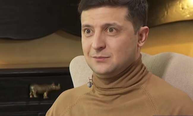 Охрана вскочила, раздался громкий звук: с Зеленским случилась неприятность. Тревожное видео